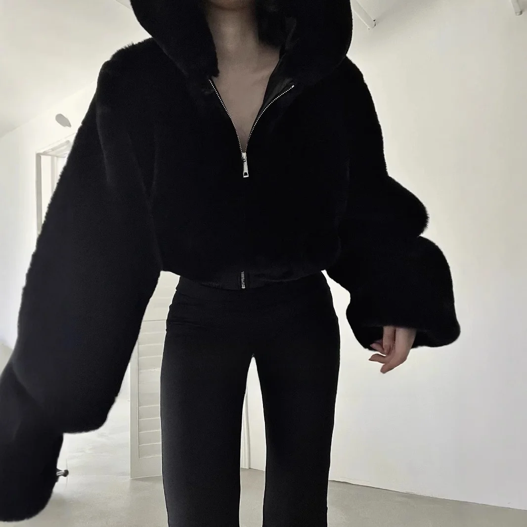 เสื้อโค้ทขนสั้นสำหรับผู้หญิง ทรงเข้ารูป นุ่ม สบาย ผลิตจากขนมิงค์เทียม บุอย่างดี สไตล์ยุโรปอเมริกัน เสื้อคลุมสำหรับฤดูใบไม้ร่วงและฤดูหนาว