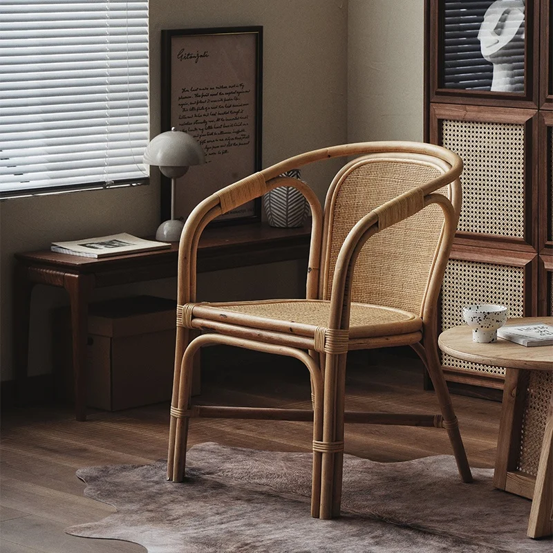 كرسي الروطان الطبيعي الإندونيسي أثاث المنزل لكبار السن كرسي مسند الظهر المنسوج مع أريكة واحدة لترفيه الشرفة