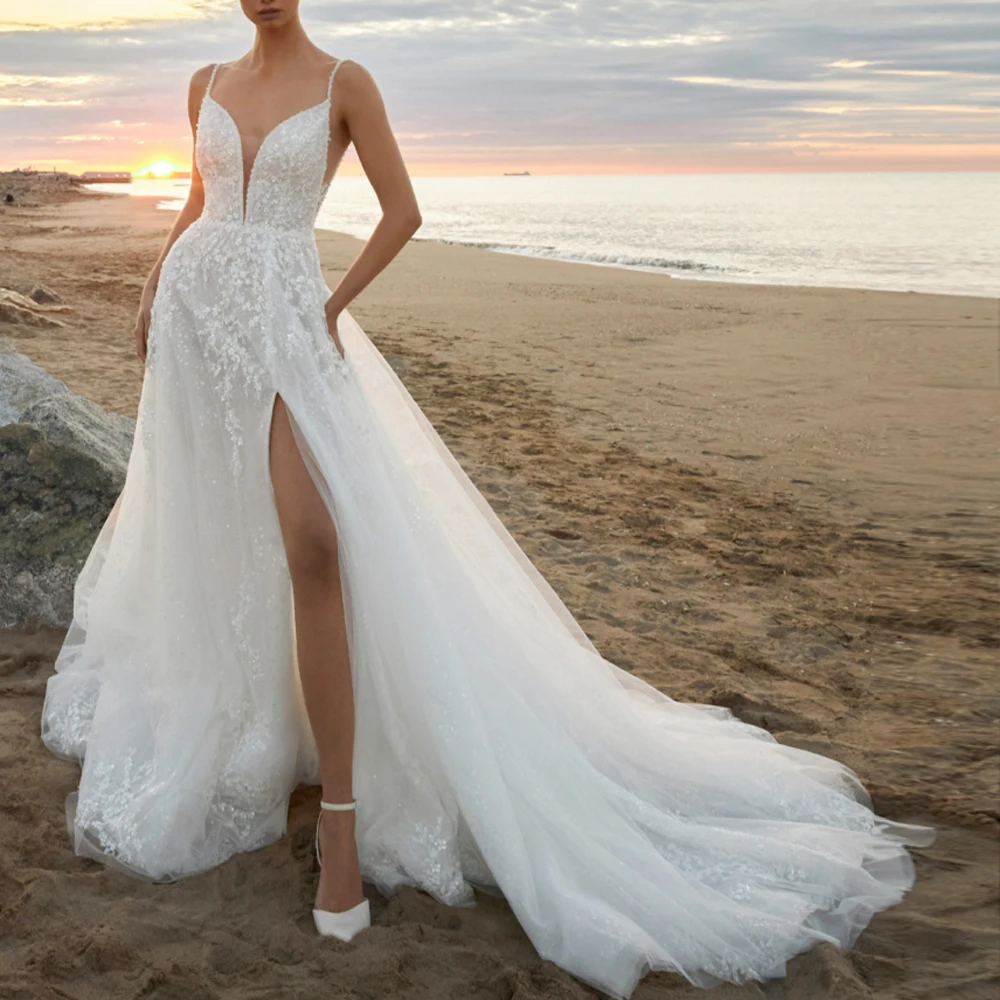 

Пляжное свадебное платье с разрезом по бокам на тонких бретельках и кружевными аппликациями, свадебное платье в стиле бохо с открытой спиной, летнее платье de mariage