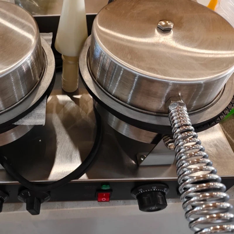 Delicate ice cream skin making machine bunny mini breakfast waffles maker