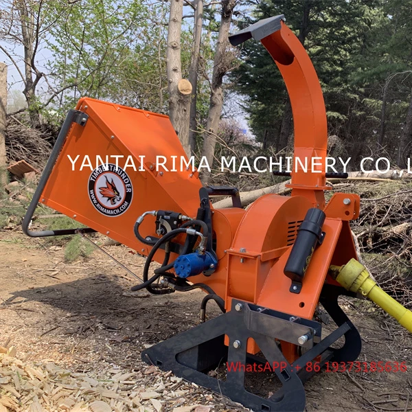Il trattore per cocco in legno Rima PTO utilizza la cippatrice per legno PTO per macchine forestali con CE