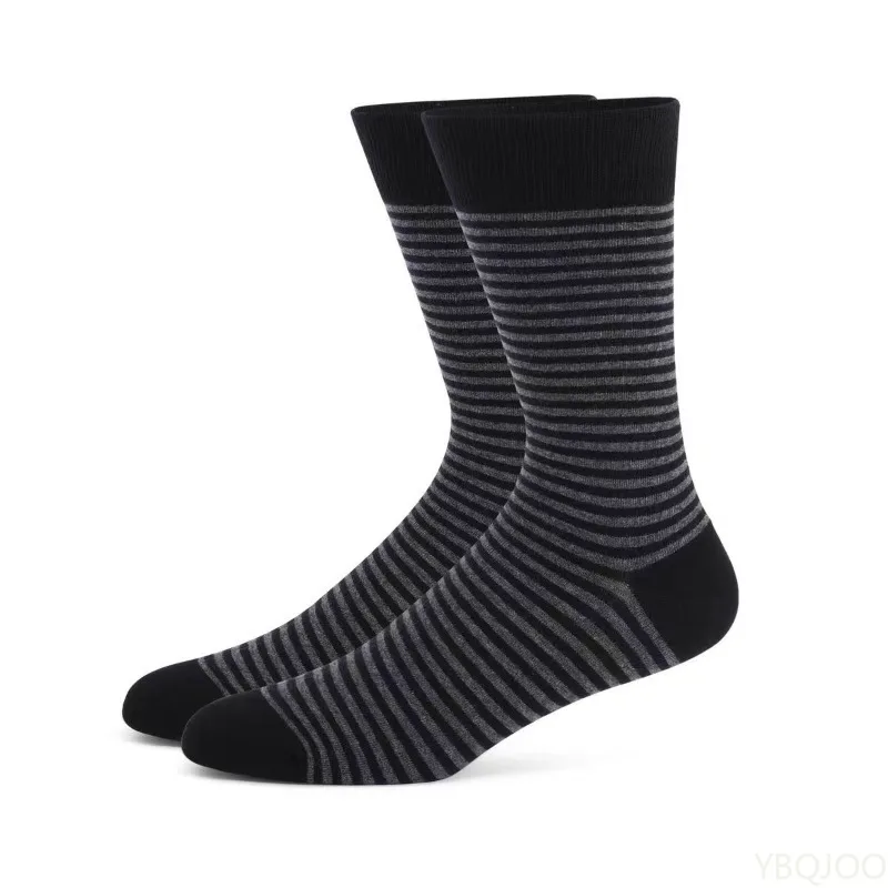 4 paires de chaussettes tube long pour hommes, style business, grande taille, rayées, à la mode, polyvalentes, noires