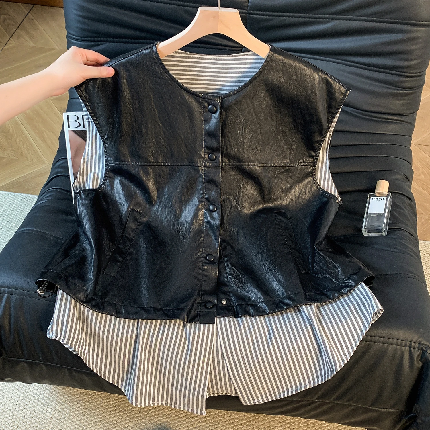 

Unique Women's Leather Vest 2025 New Loose Splicing Svel Jaet Outerwear Top Original Design Cotton Blend Regular Fit