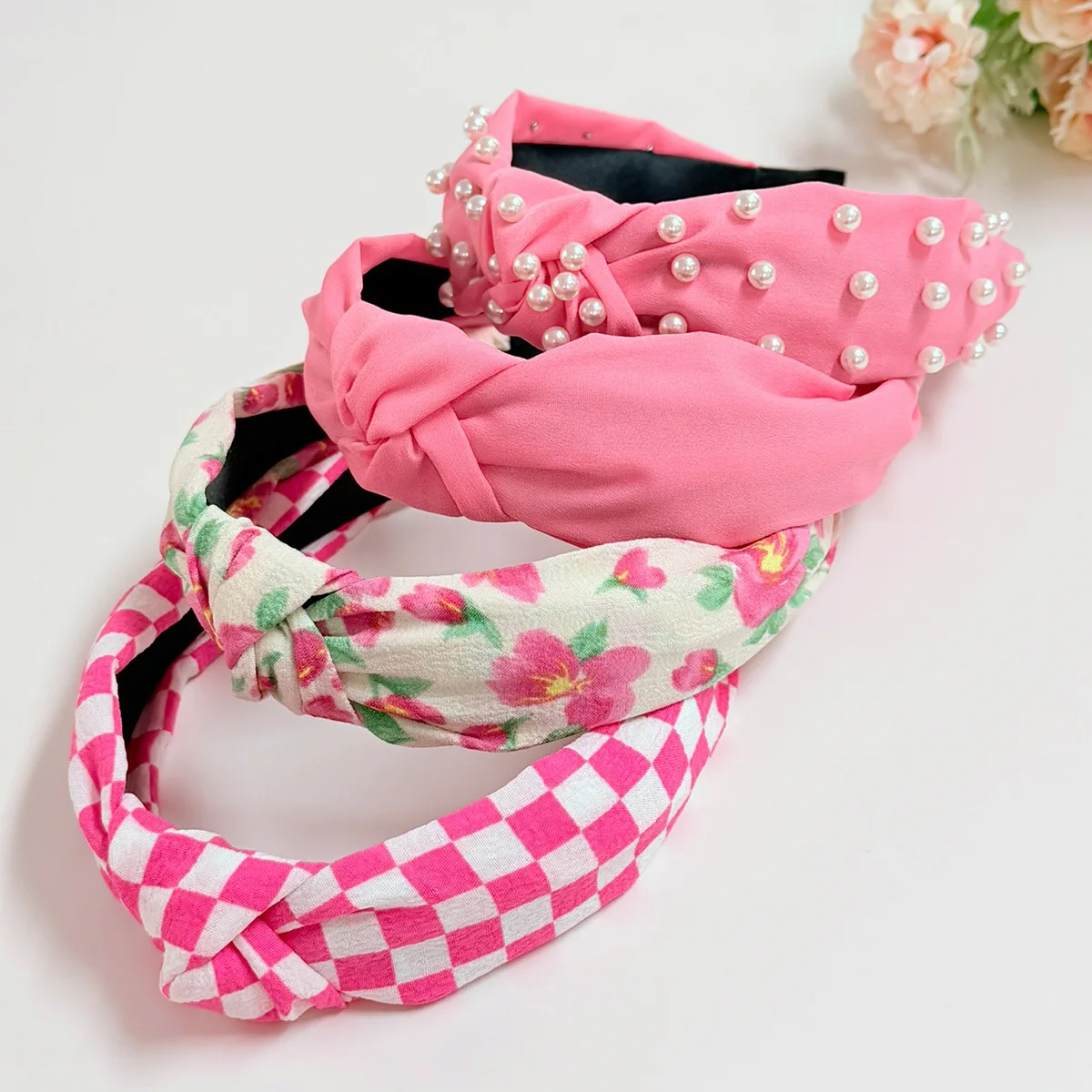 

Pink Pearl Checkerboard Wide Knot Fabric Headband Set for Women Elegant Sweet Hair Accessory Premium Portable