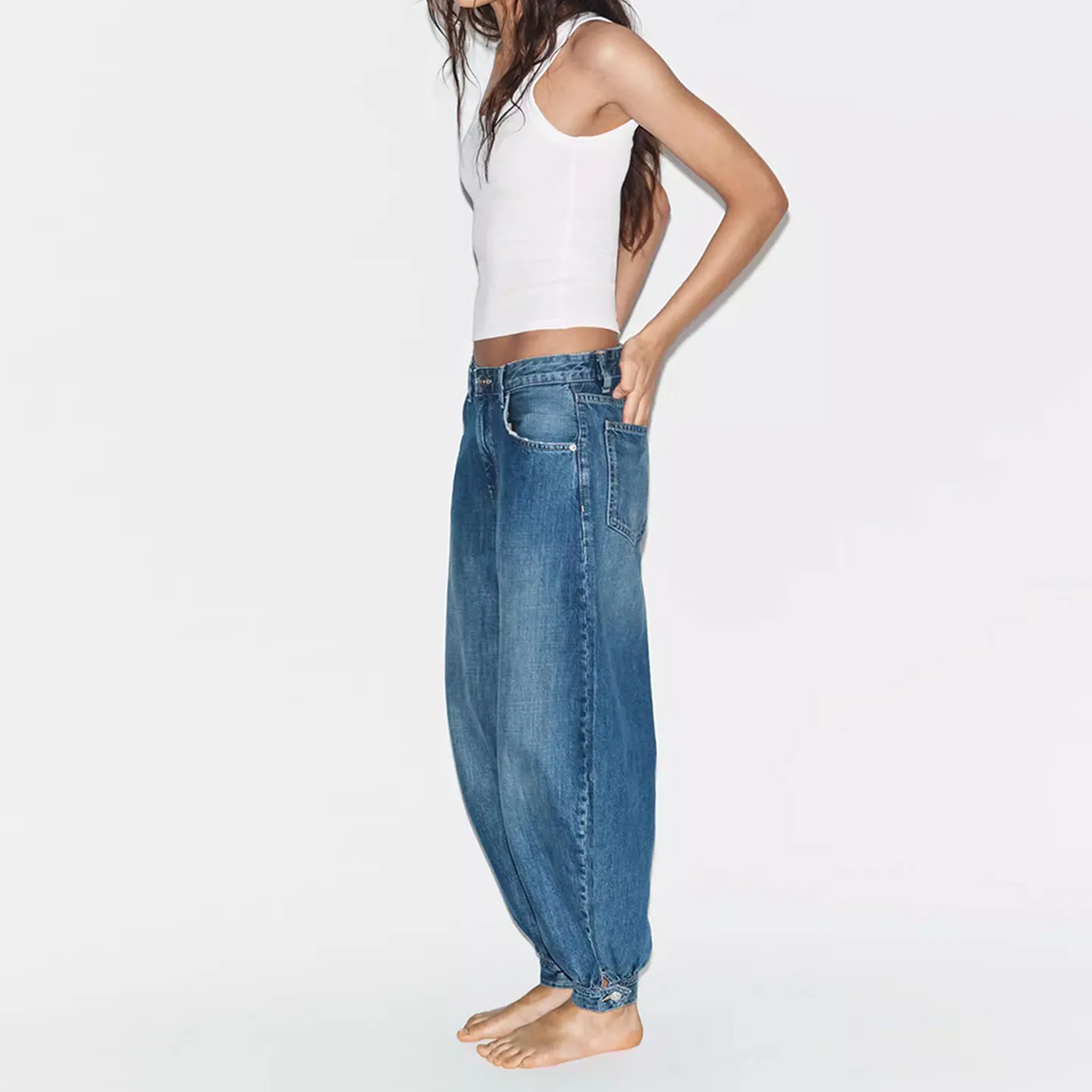 Spring 2026 Women's Fashionable Personality Mid-Waist Balloon Denim Jeans Standard Fit Natural Waist Button Closure Jeans
