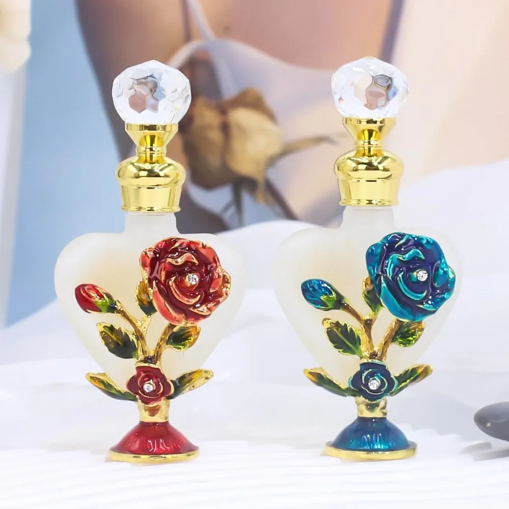 

5/10ML Essential Oil Bottle Metal Base Cosmetic Container Perfume Bottles Middle East Style Heart-Shaped Rose Dropper Bottle