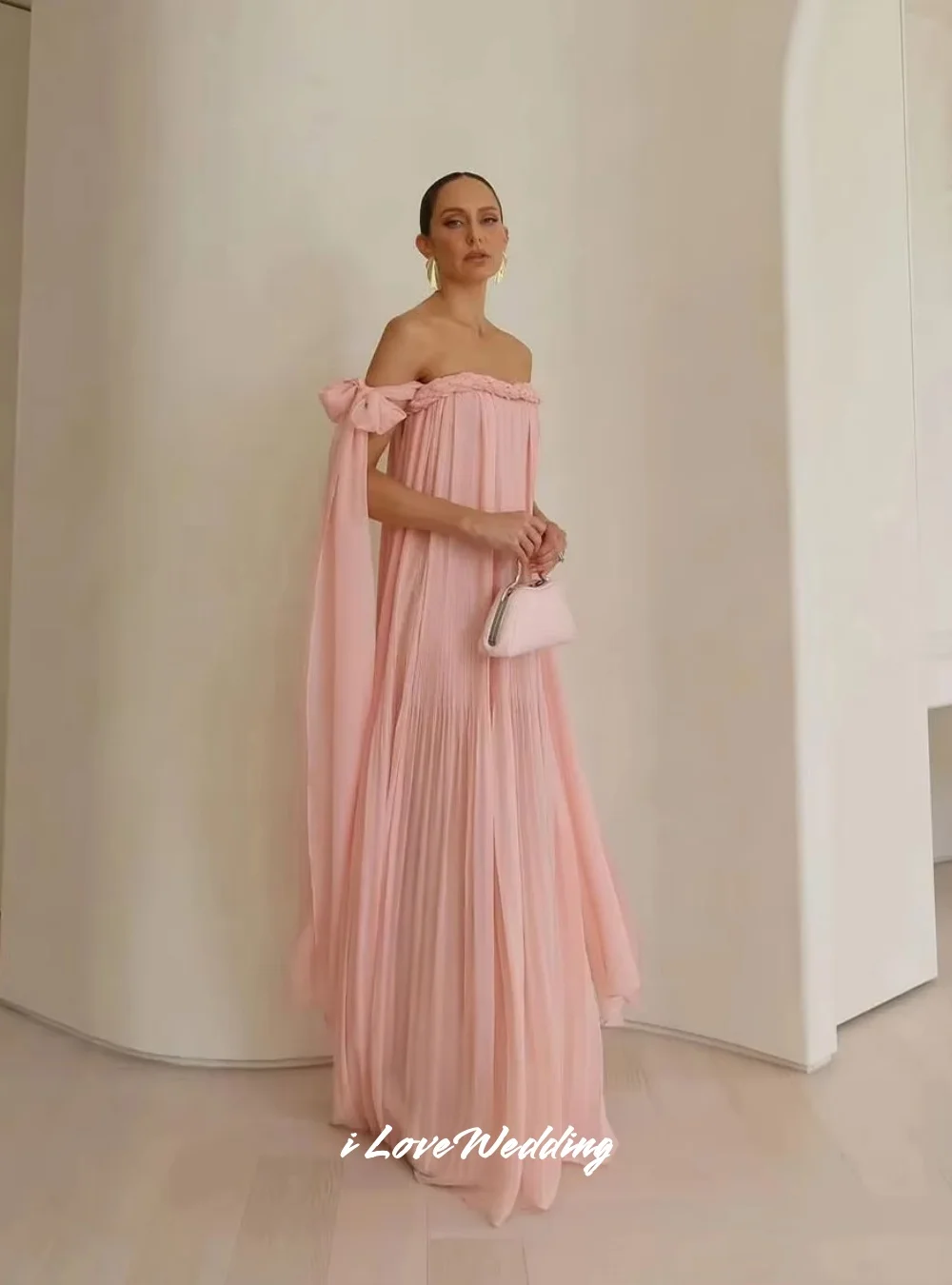 

Pink Off Shoulder Prom Dresses 2025 Sleeveless Bow A-Line Pleated Floor-Length فساتين للمناسبات الخاصة Party Dresses Customized