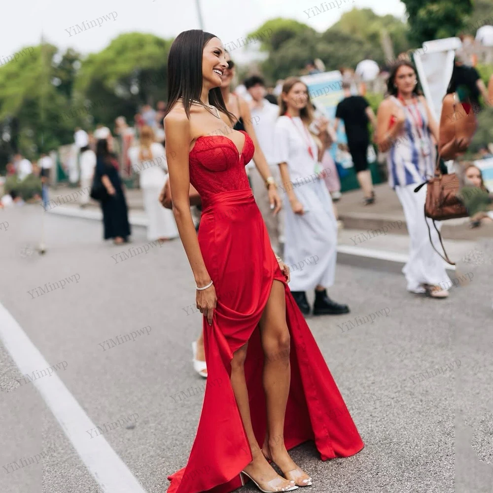 Aangepaste sexy v-hals galajurk rode strapless applique zeemeermin satijnen galajurk zijhoge split vestidos de fiesta elegantes