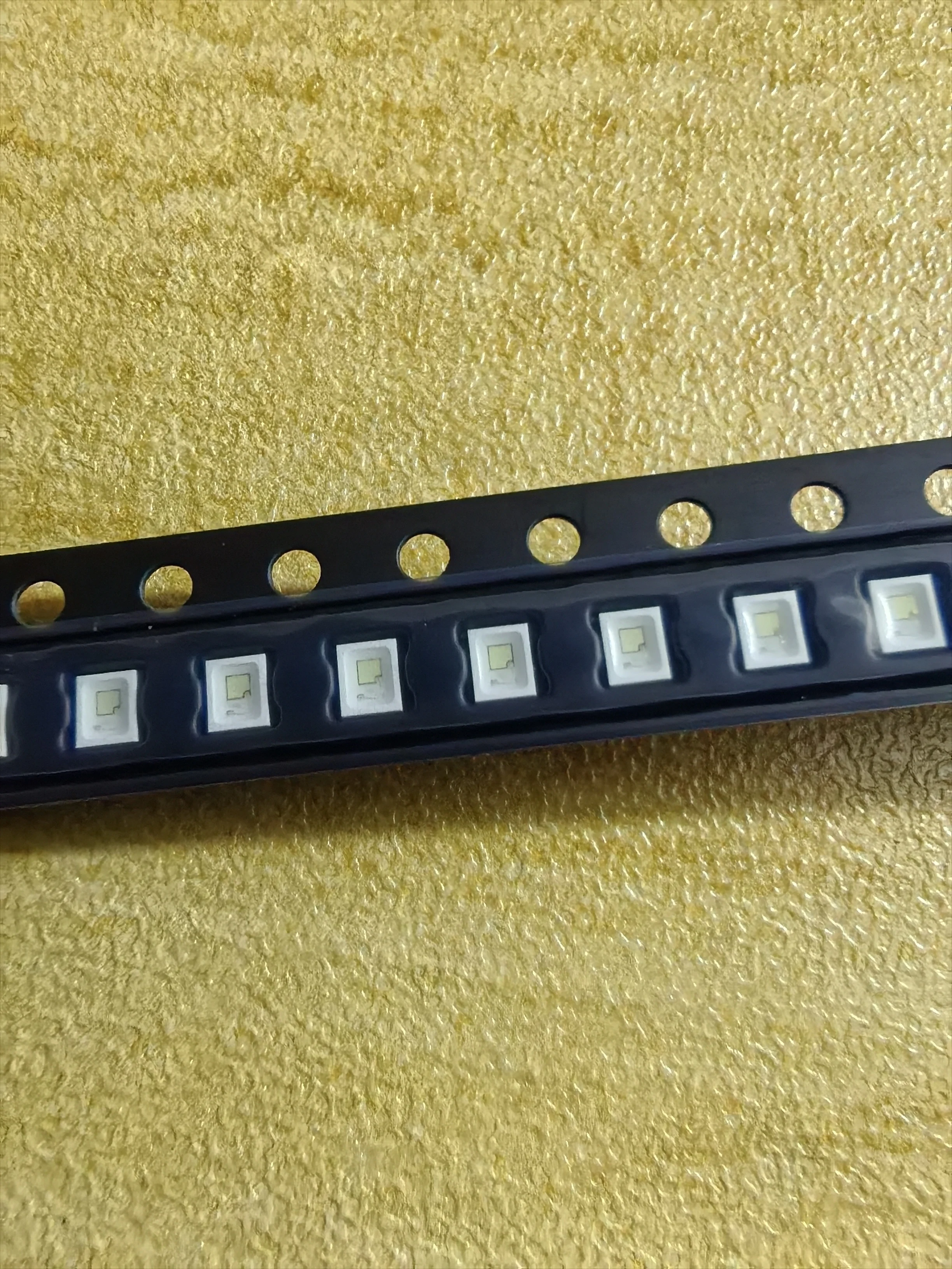 

10PCS/ CT DBLP31.12 High Power Light 2218 Green Light LED Bead 536nm