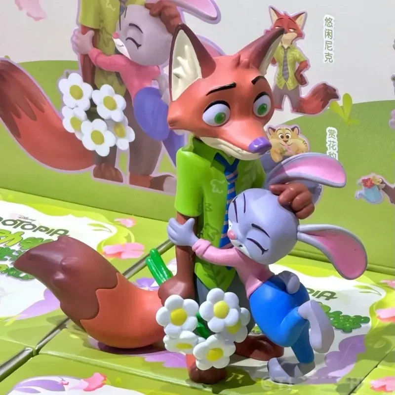 2024 Nowa seria Disney Zootopia Flower World Pudełko z niespodzianką Judy Fox Figurka anime Model Lalka Kolekcja na biurko Prezenty świąteczne dla dzieci