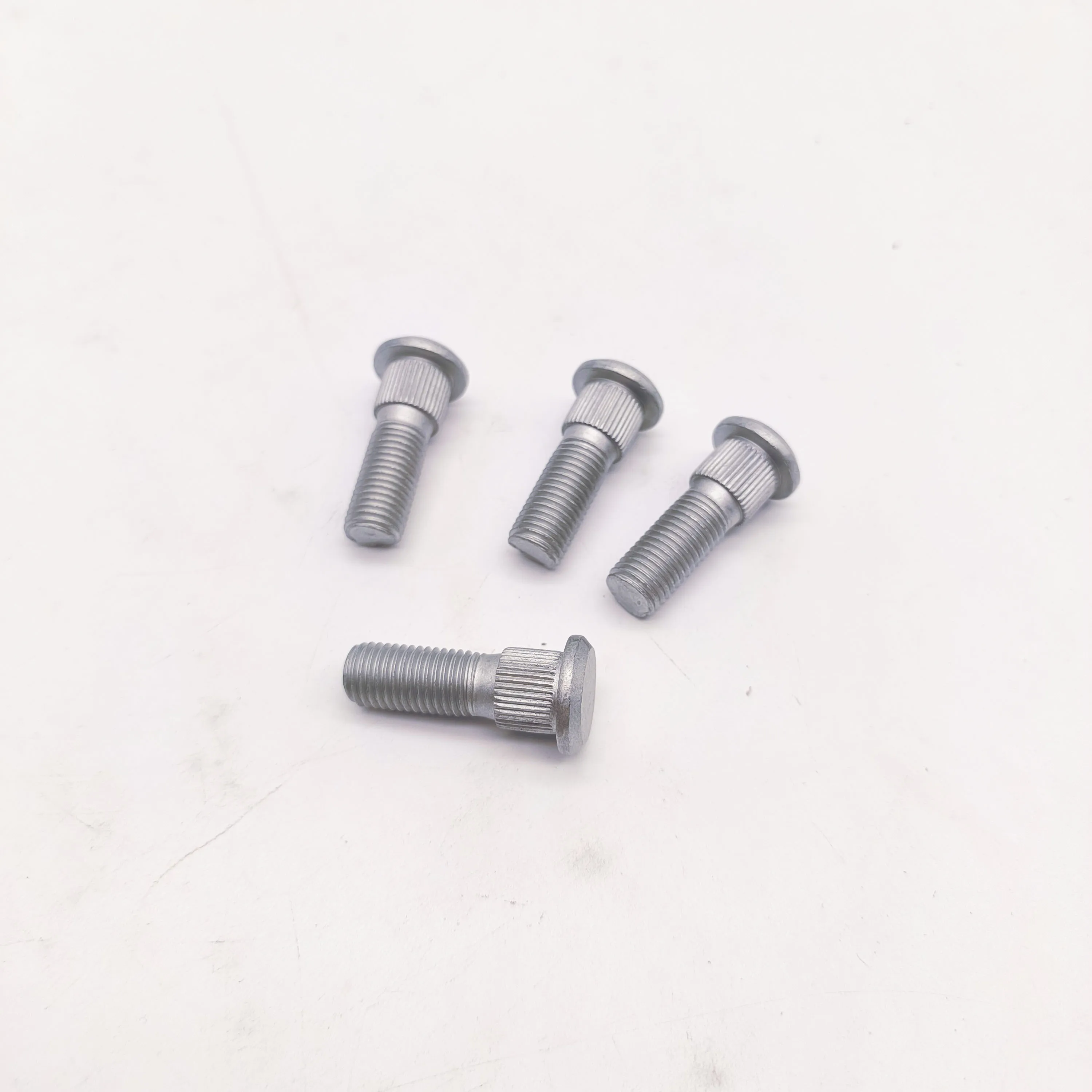 

Front Wheel Bracket Bolt Wheel Stud For CF 400 450 500 X5 520 550 HO 600 X6 Z6 U6 625 800 X8 Z8 U8 850 1000 9010-070201