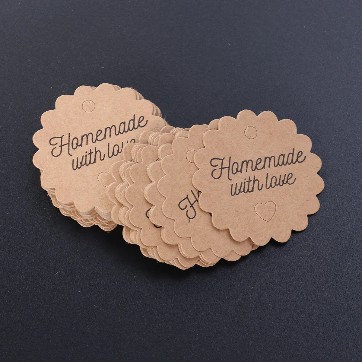 

100pcs Kraft Paper Tags with Strings Gift Favors Baking Food Package Tags Hanging Labels (Circle, 5x5cm)
