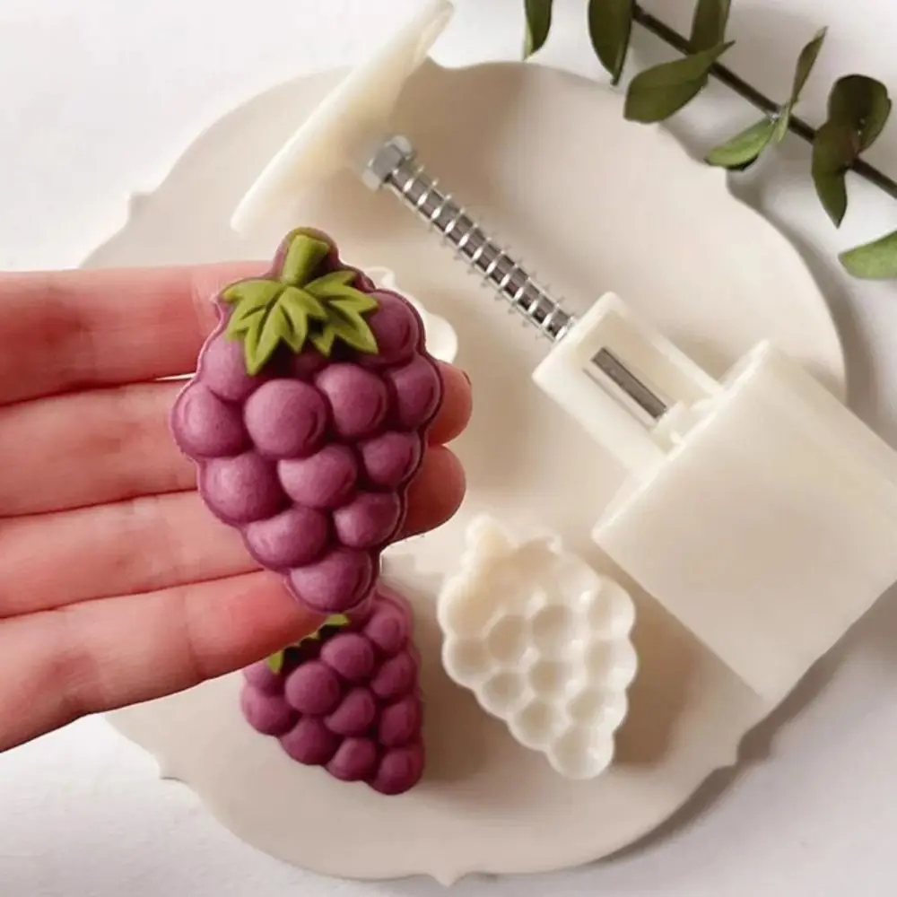 Decorazione della torta Stampo per torta lunare a forma di uva con pressa a mano Stampo per biscotti 3D fai da te Stampo per pasticceria in rilievo Festival di metà autunno