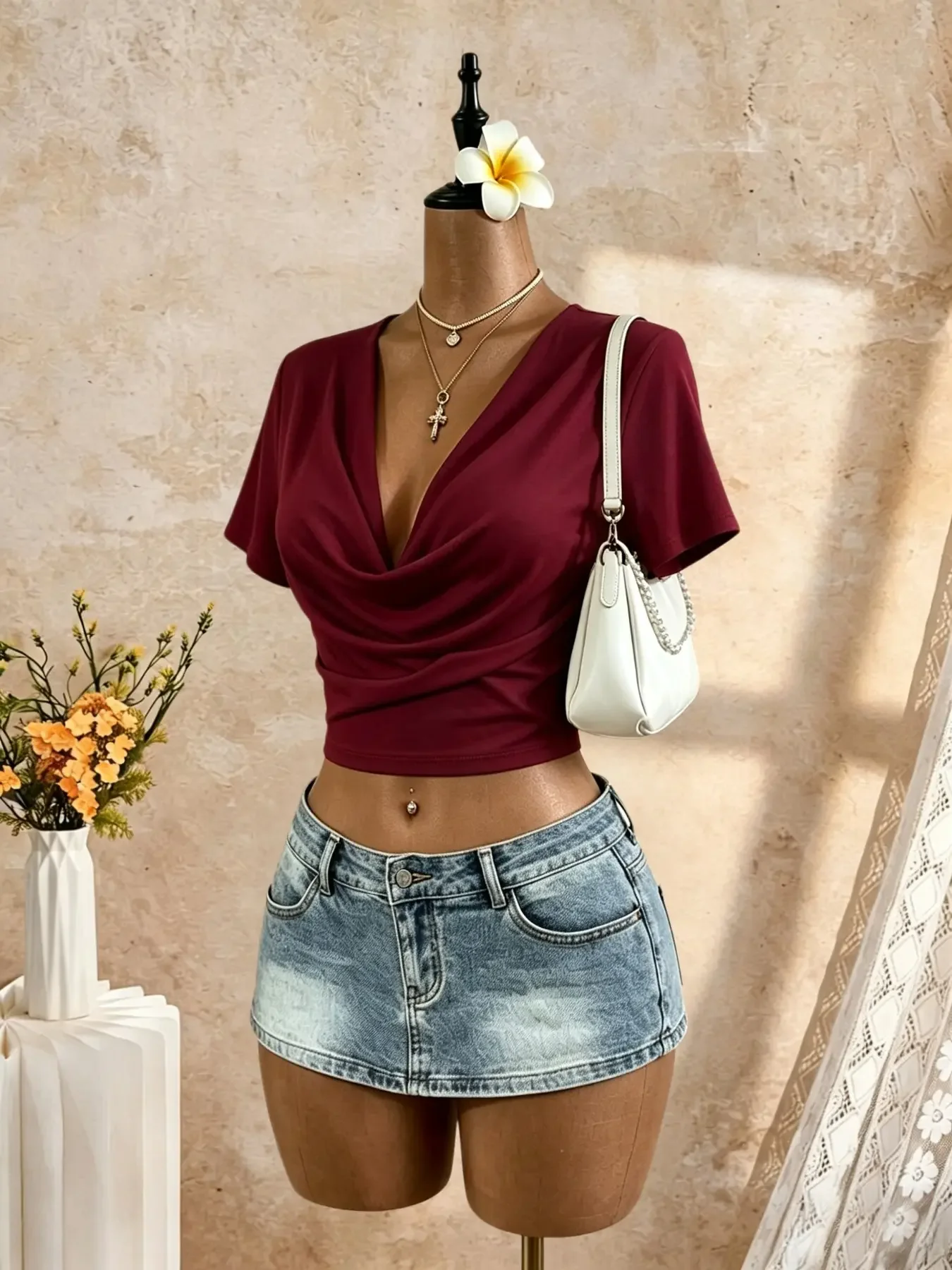 Damen-Crop-Top mit tiefem V-Ausschnitt, kurzen Ärmeln, drapiertem Wasserfallausschnitt, überkreuztem Wickeldesign, eng anliegend, dehnbar, lässig für Ausgehzwecke. – Detail 5