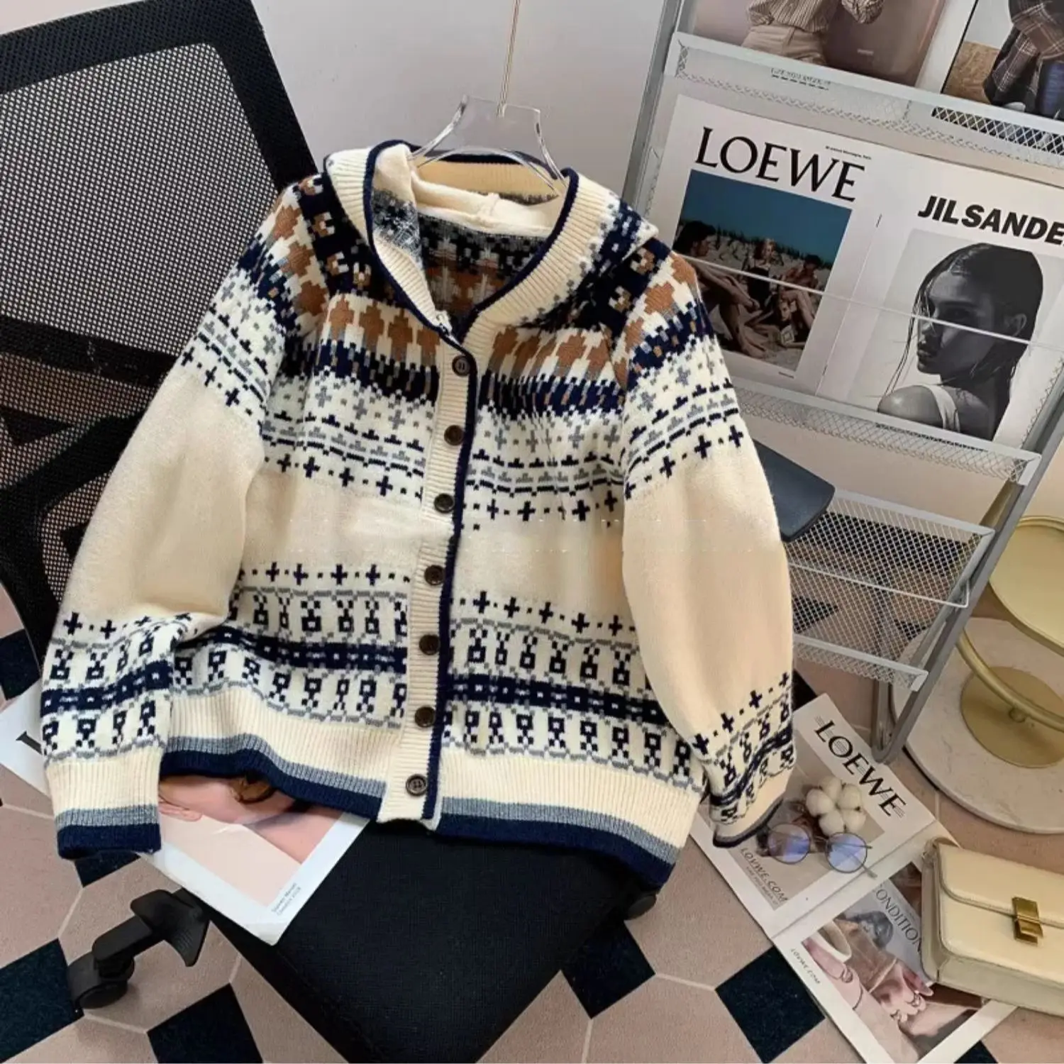 Retro Jacquard Hooded Cardigan for Women Autumn Single Breasted Design Sense Warm Coat Lazy Style Loose Knitted Sweater 2024 New