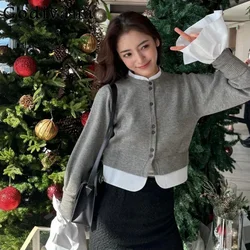 Chaqueta cárdigan de punto corta gris de estilo japonés para mujer, ropa elegante falsa de dos piezas para otoño e invierno, abrigo dulce empalmado para mujer