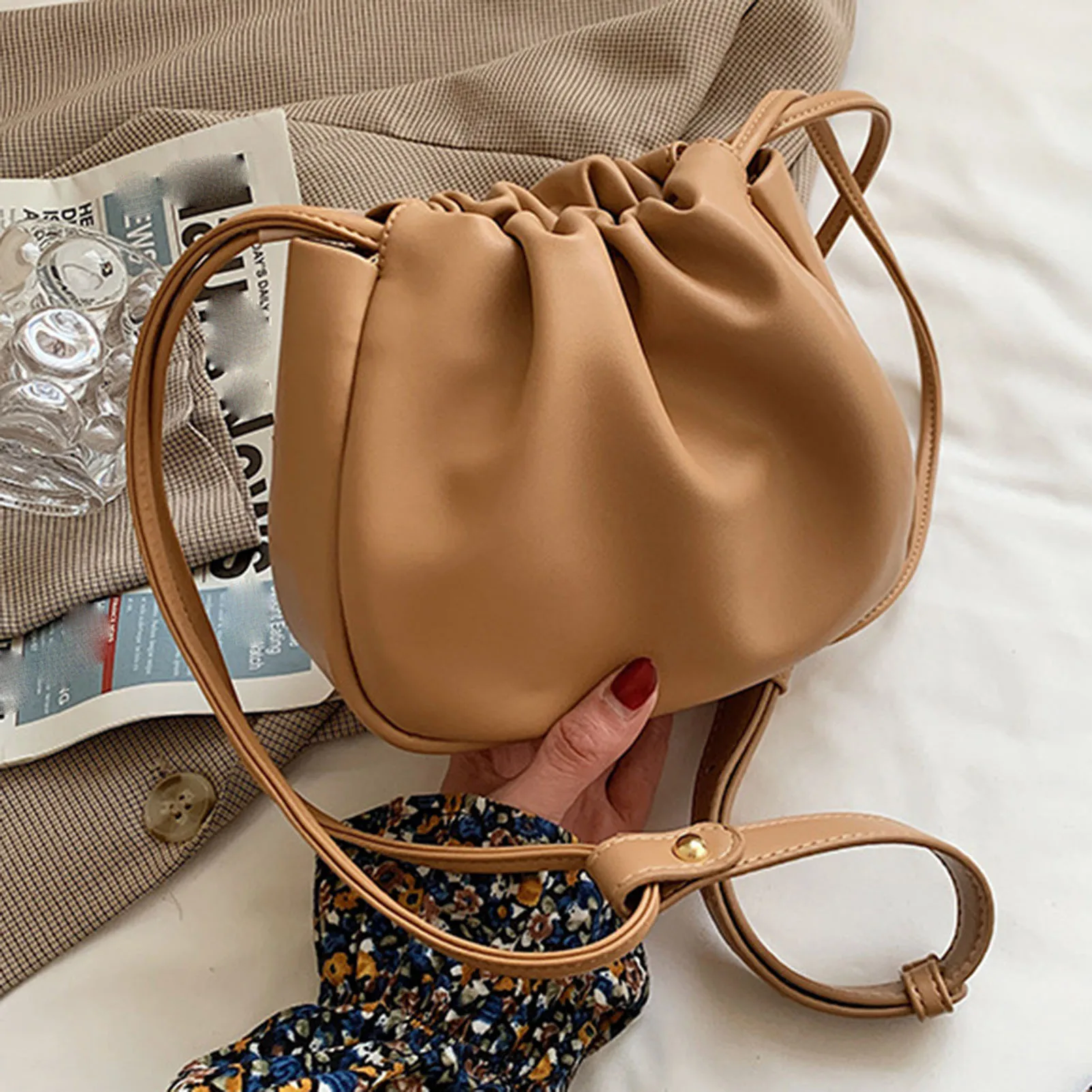 

Soft PU Leather Shoulder Bags Versatile Pleated Crossbody Bags with Adjustable Strap for Women Travel Party Work