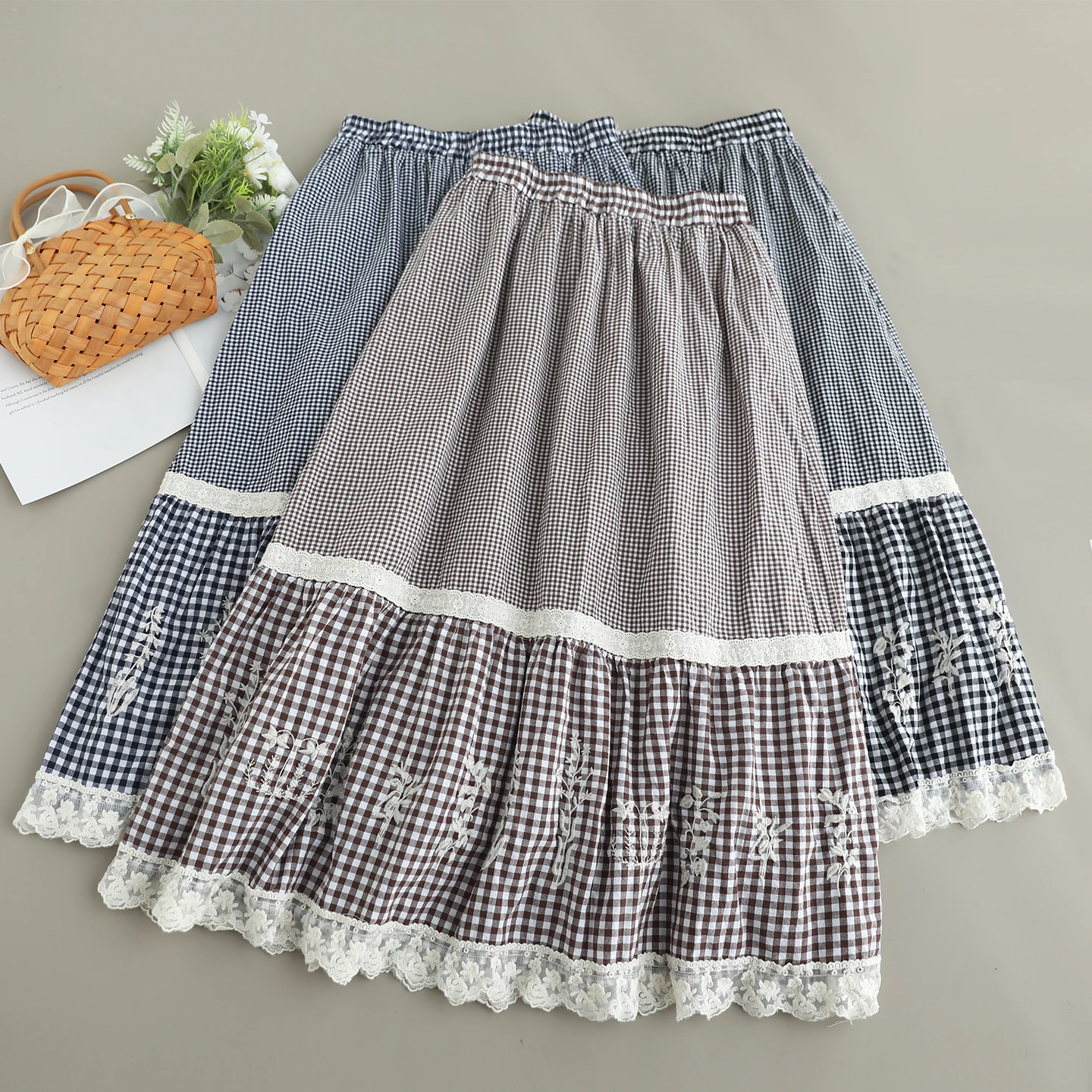 

Японские винтажные кружевные хлопковые юбки Mori Girl с вышивкой в клетку, женские осенние повседневные свободные юбки трапециевидной формы с эластичной резинкой на талии