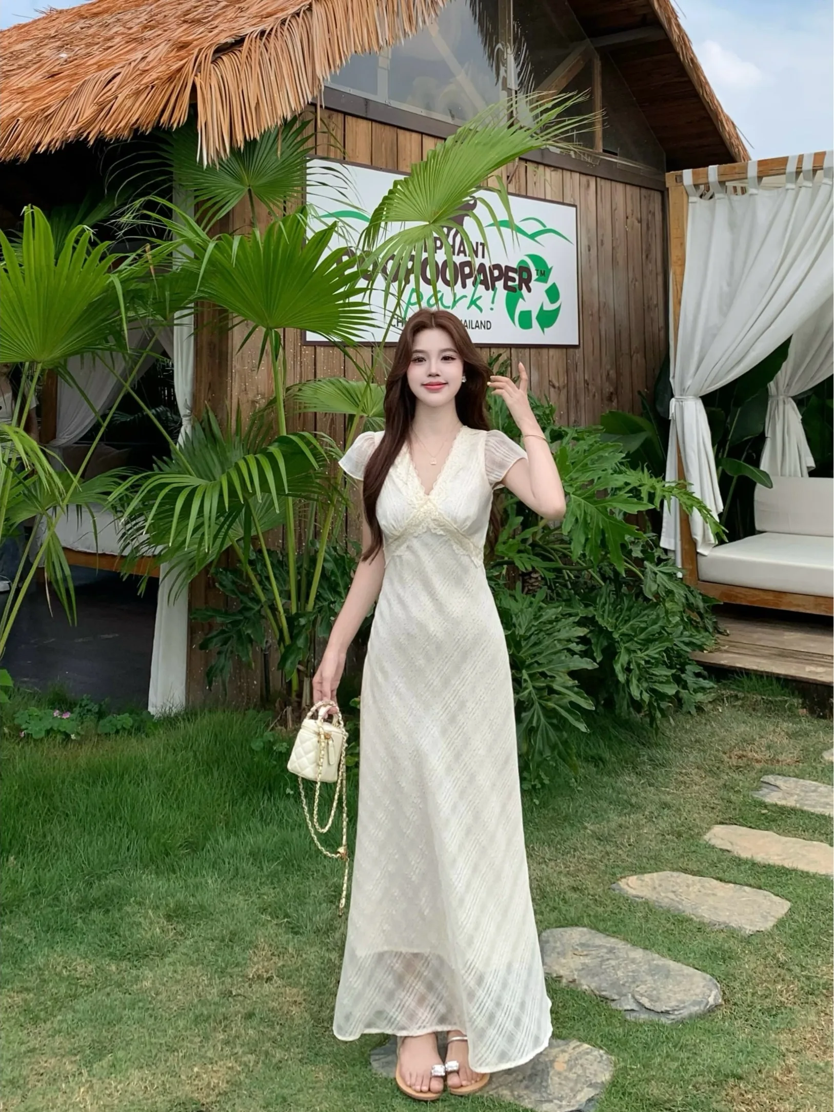 

plus Size Women's V-Neck Lace Patchwork Belted Floral Embroidery Slimming Long Dress Korean Style Loose Fit Summer Citywalk