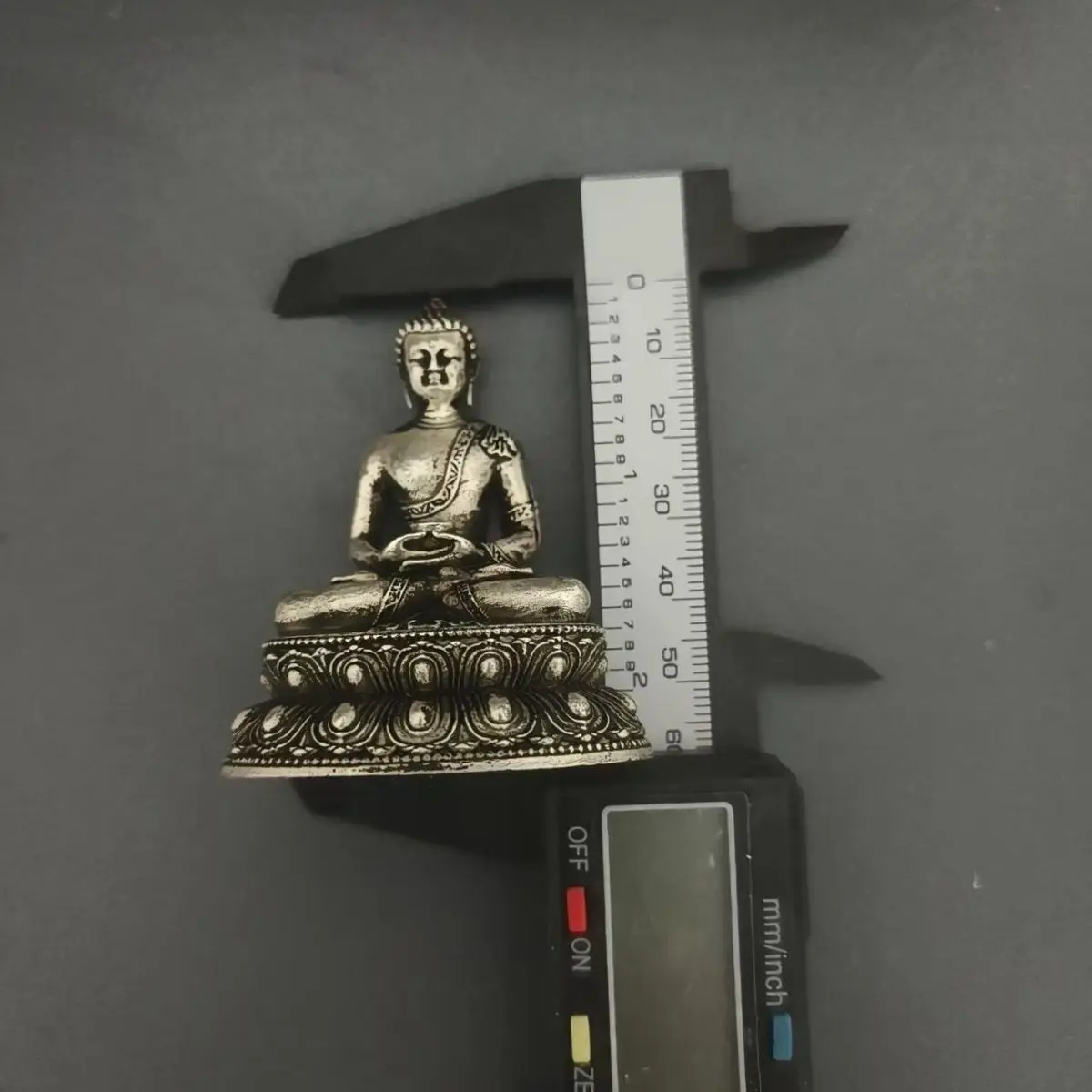 White copper ******lver carry Amitabha Buddha Sakyamuni pure copper pharmacist Buddha statue offering ornament Sakyamuni Tibetan