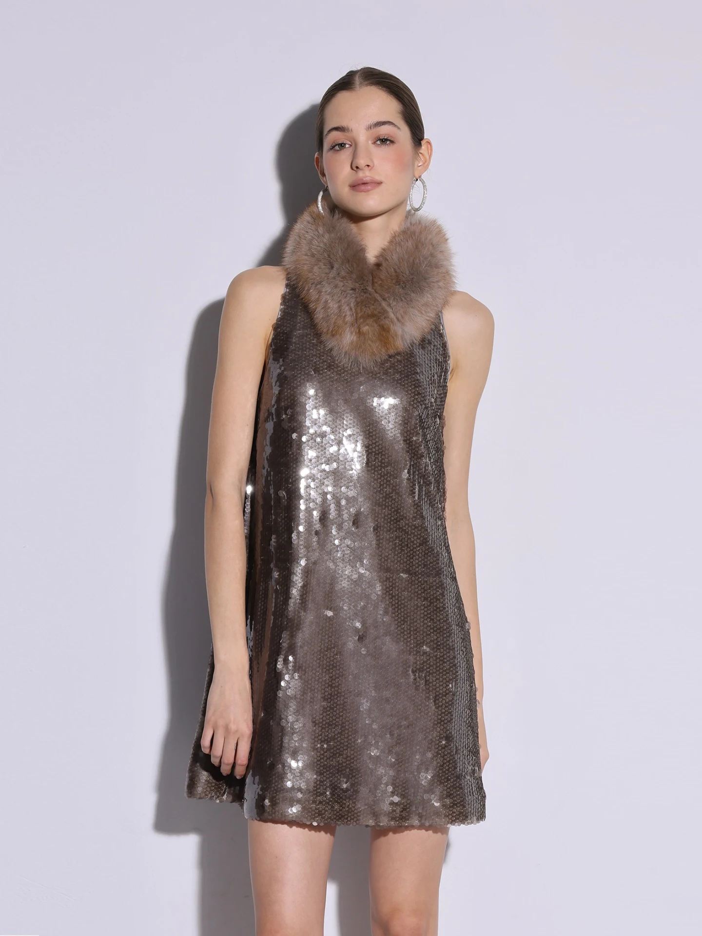 

Вечернее платье Deesicile Cisas Sparkling Par Brown Mermaid с пайетками, круглым вырезом и А-образным силуэтом