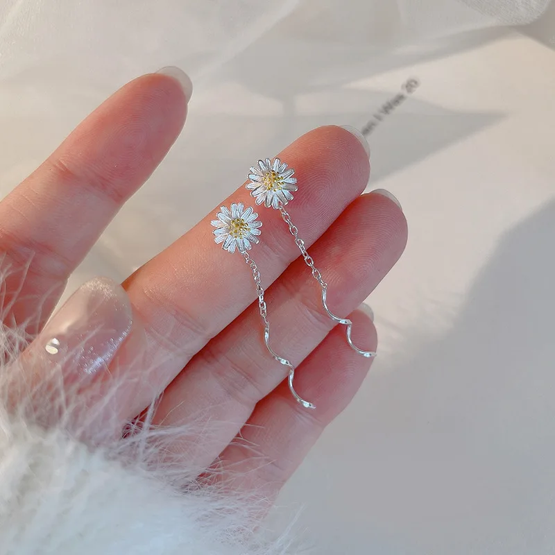Sweet Cute 925 Sterling Silver Small Daisy Wave Dangle Earrings for Women Girl Korean Flower Jewelry Accessories Gifts Colorfast