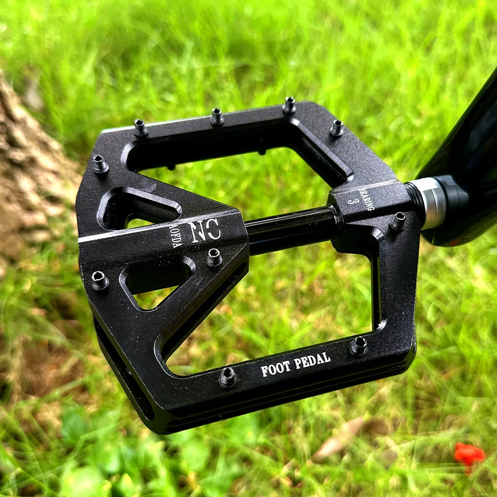 

Универсальная широкая педаль для горного велосипеда, алюминиевый сплав, устойчивая к ударам, смазка, 3 подшипника, противоскользящая ручка, детали педали велосипеда