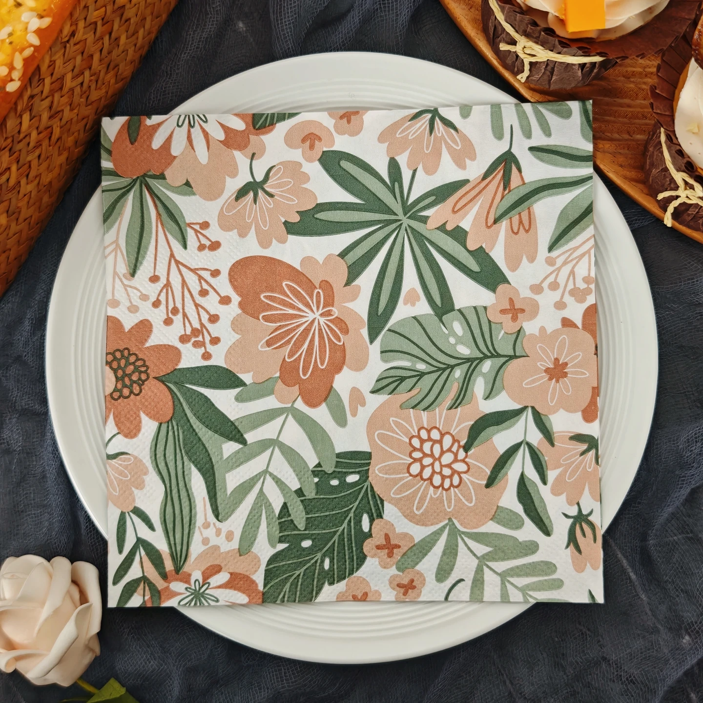 20/50 Uds. Servilletas de 33x33cm con diseño floral dibujado a mano, adecuadas para fiestas temáticas, servilletas de fiesta diseñadas para reuniones animadas