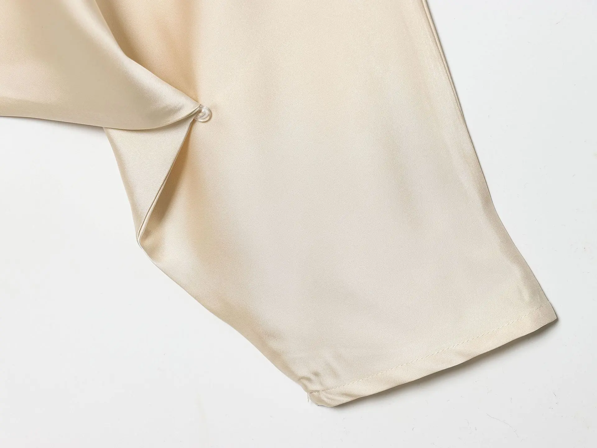 Abito da donna casual elegante Moda invernale Versatile scollo a V Tinta unita Gonna in raso Colletto sciarpa Maniche svasate Sottoveste lunga