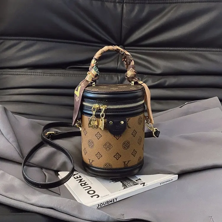 

Модный дизайн, простые и уникальные сумки для подгузников для женщин, элегантная кожаная сумка через плечо от люксового бренда, сумка для поездок на работу.