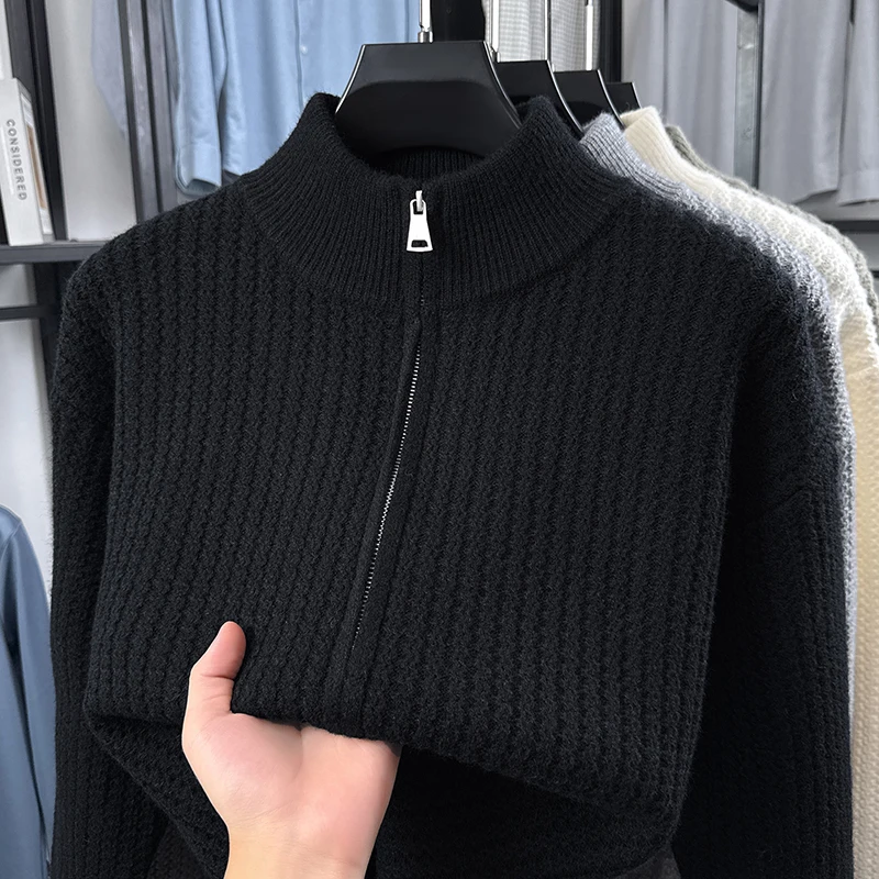 Hochwertiger Herbst-Winter Strick-Cardigan Designer-Neuheit Schlichter Lässiger Herren-Reißverschluss-Pullover mit Stehkragen Klassischer Jacquard Trendiger Sweater-Mantel – Detail 16