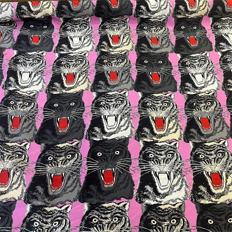 

Double Crepe Printed Silk Handmade DIY Sewing Fabric Luxurious Women's Clothing Animal Heads High-end Fashion Silk Fabric