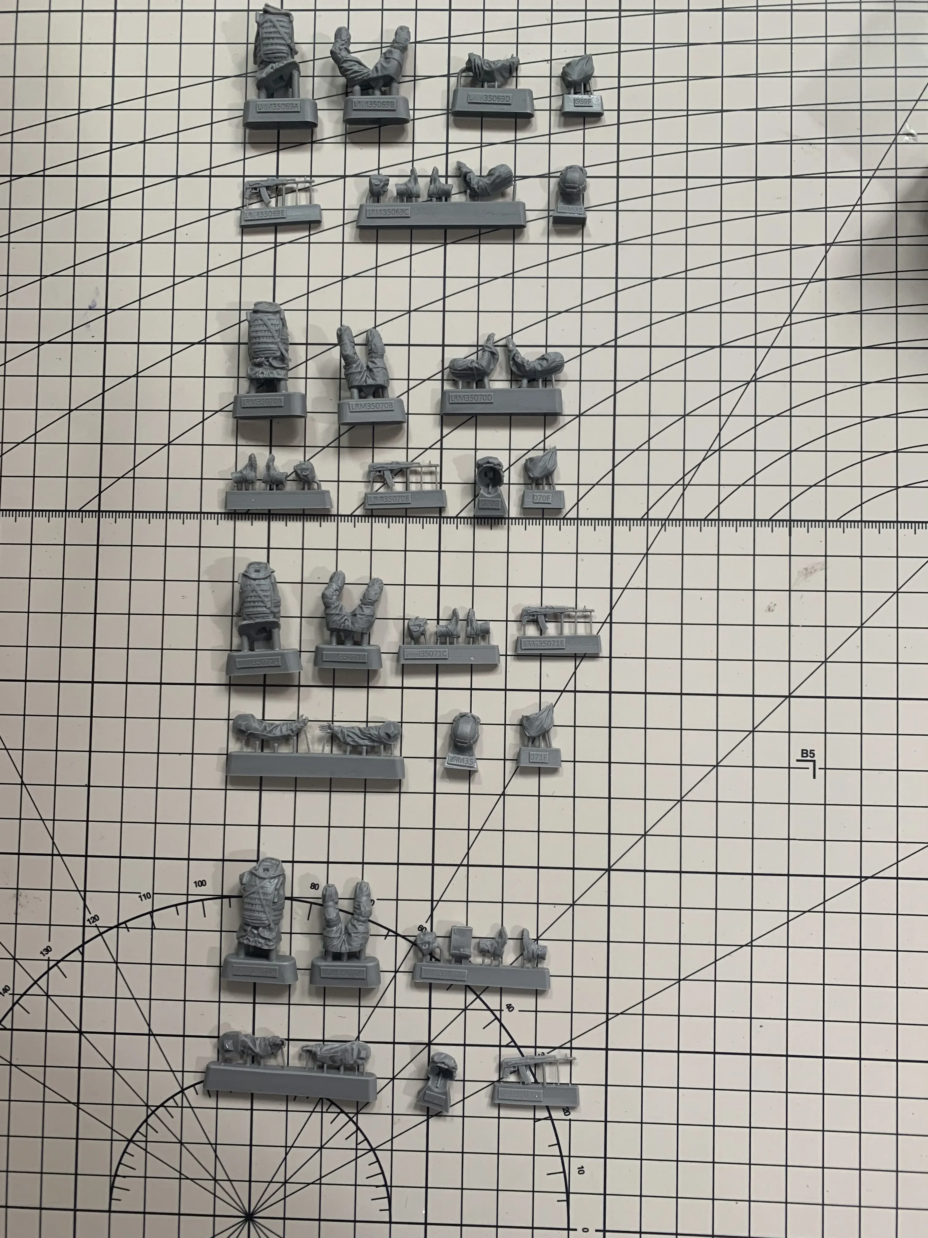 

Фигурка модели из смолы 1/35, GK, 4 фигурки, комплект в разобранном и неокрашенном виде