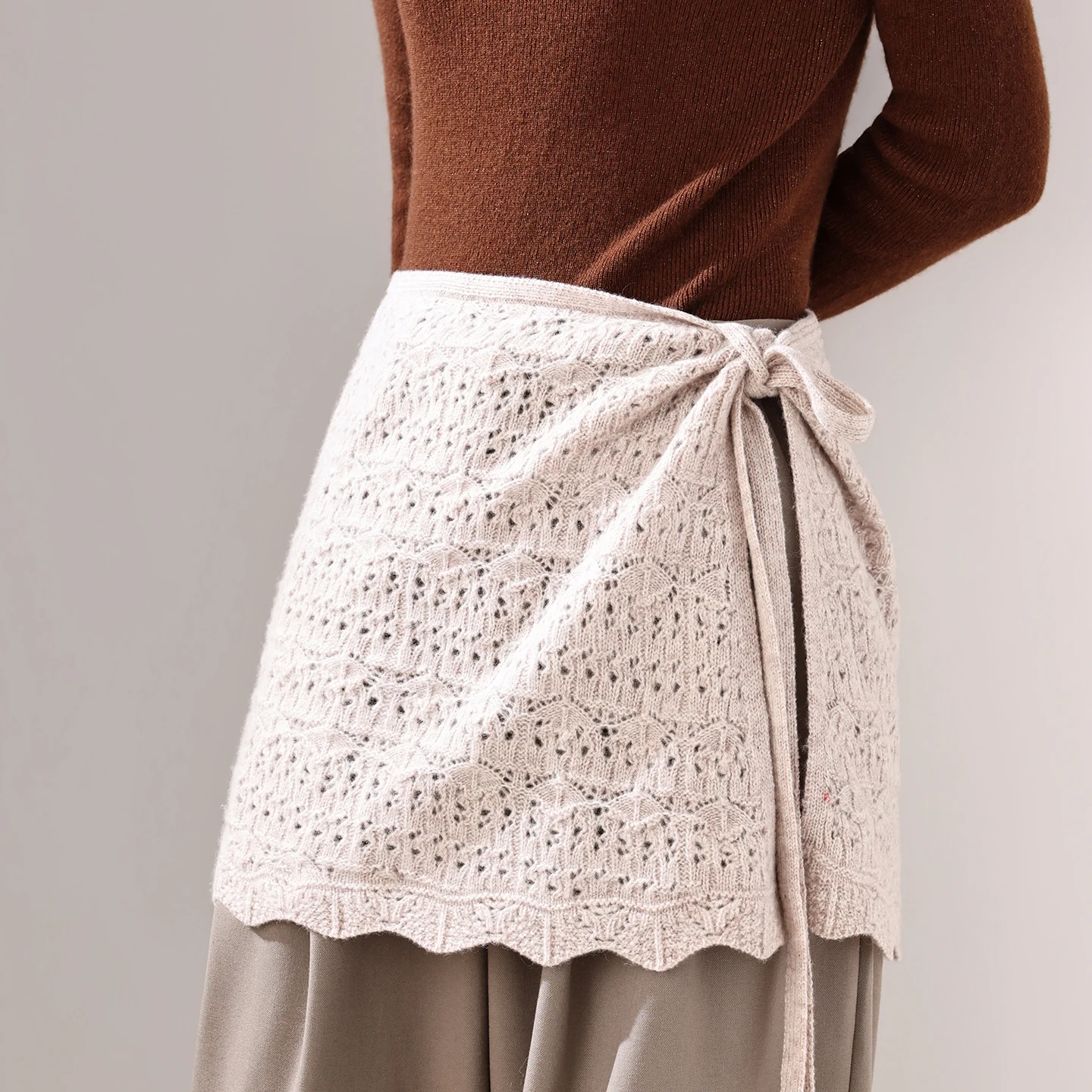 Women 100% Merino Wool Mini Layering Apron Skirt Hollow Knit Butt Cover Side Tie Lace Hem Wrap Skirt Vintage Pure Wool Hip Scarf