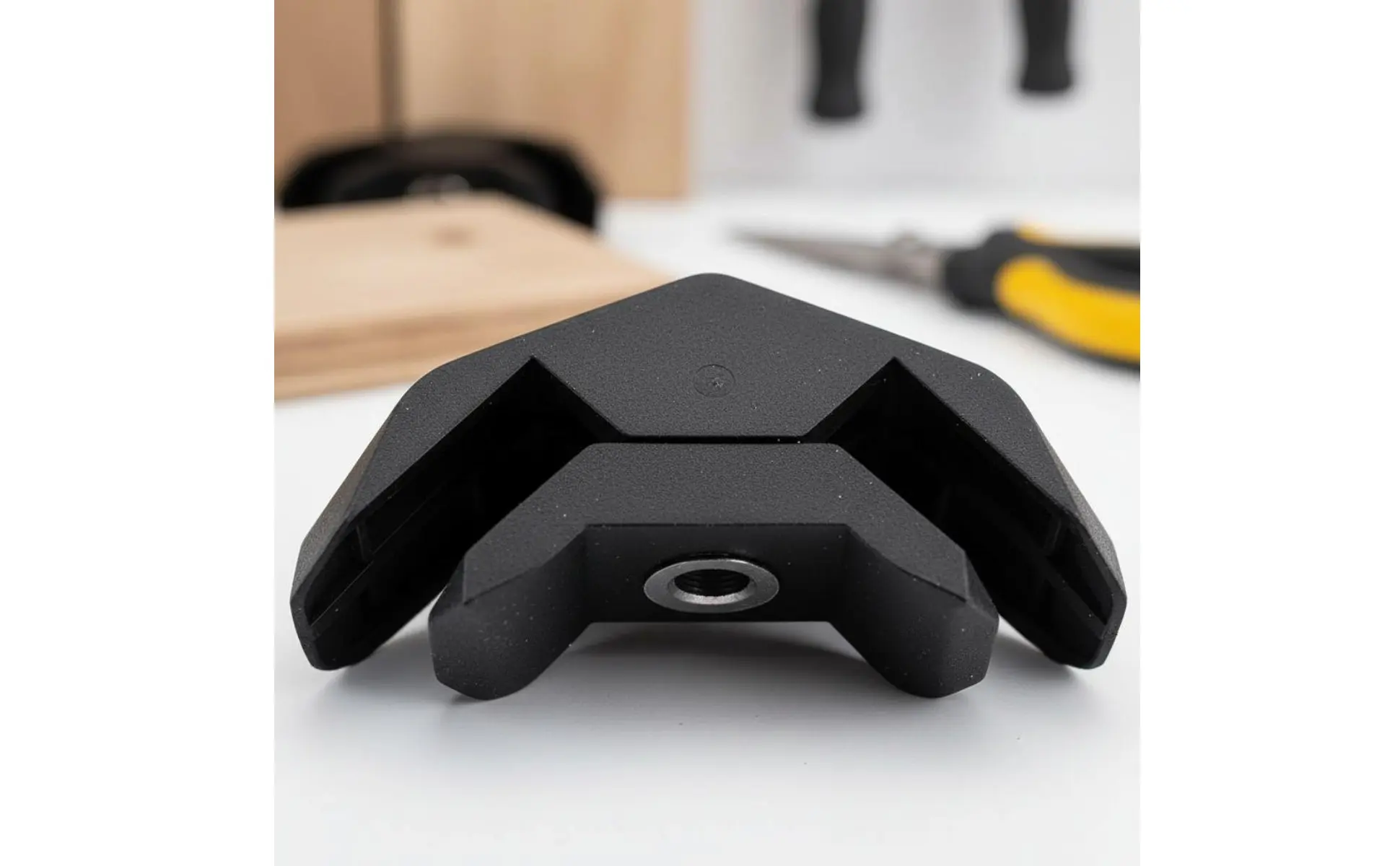 90 Degree Panel Clamp Easy Assembly Interchangeable Furniture Connector Wood Board Joiner for DIY Hobbyists