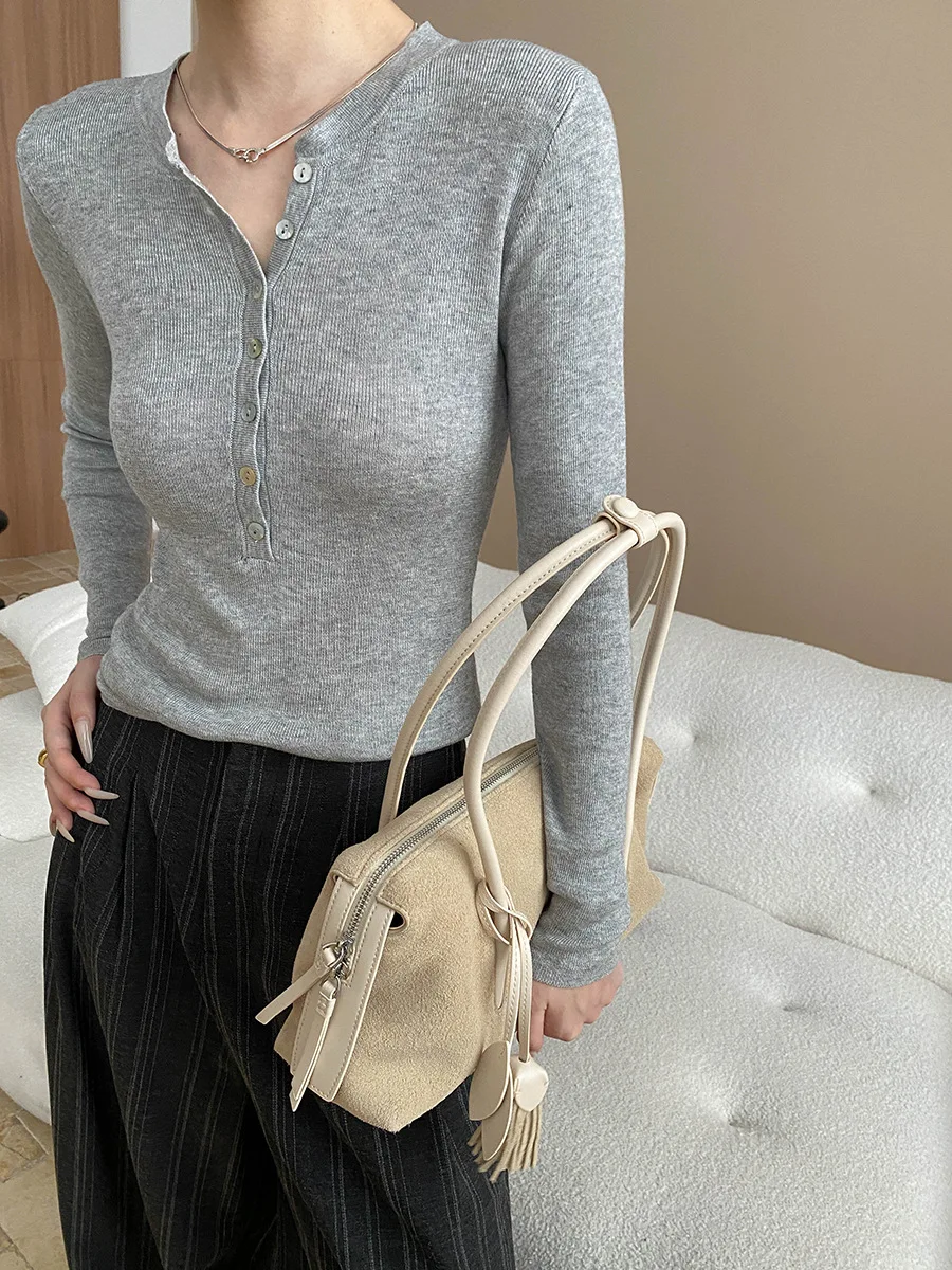 

2025 модный американский вязаный топ с v-образным вырезом и половиной планки на пуговицах