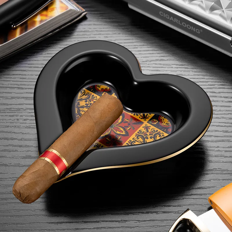 

Cute Heart-Shaped Ceramic Ashtray, Retro Floral Decor Ash Tray Romantic Gift for Home Bar Office Smoking