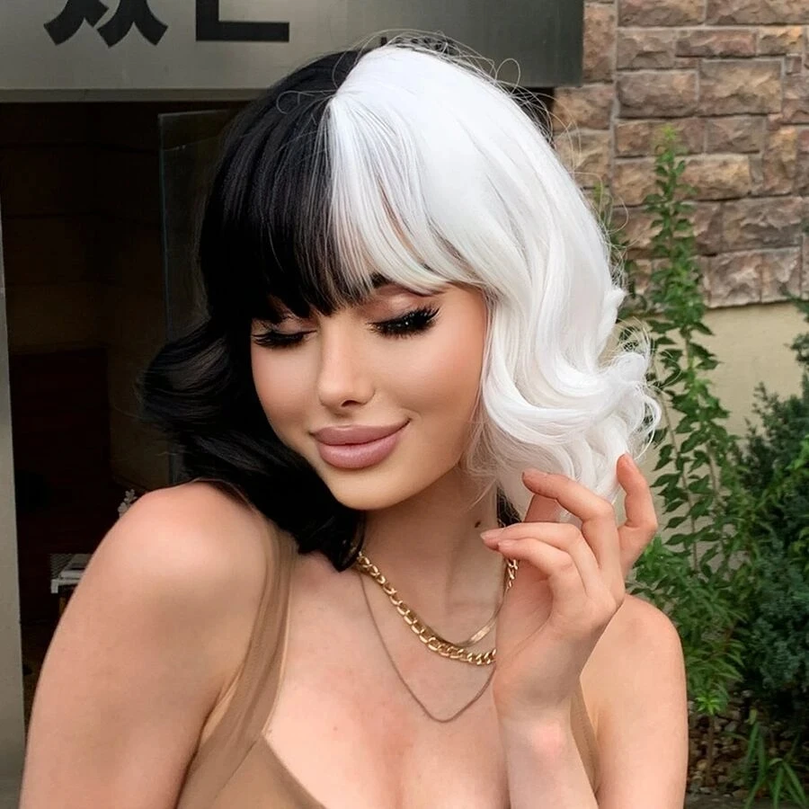 شعر كرويلا مموج باللونين الأبيض والأسود متوسط الطول بطول 12 بوصة مع غرة للارتداء اليومي لحفلات الهالوين