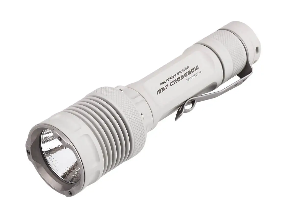 Imagem -02 - Lanterna Tática Besta 3000 Lumens Jetbeam-m37