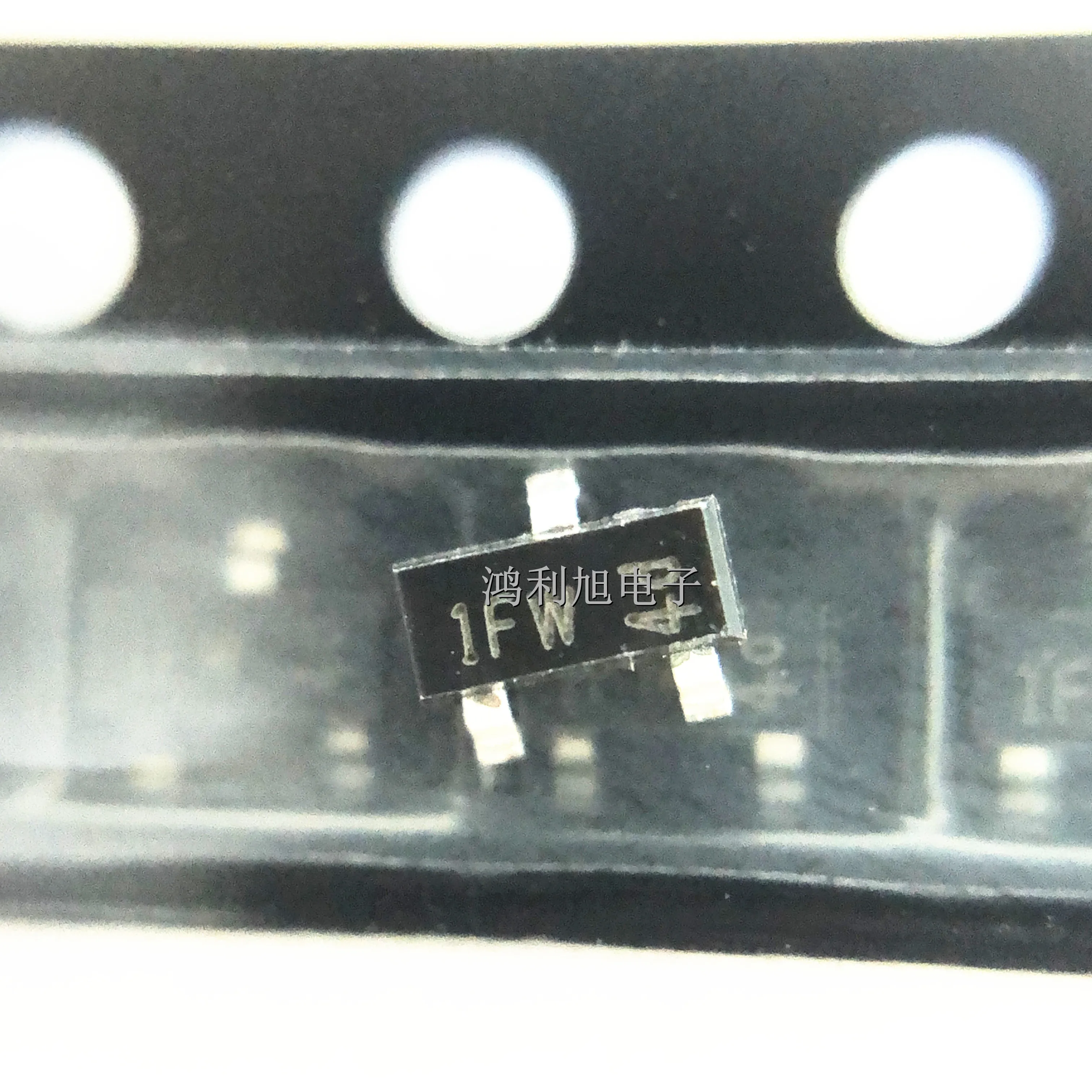 200pcs/Lot BC847B SOT-23-3 MARKING;1FW NPN Bipolar Transistors - BJT Trans GP BJT NPN 45V 0.1A 250mW Automotive 3-Pin