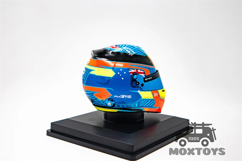 Spark 1:5 Oscar Piastri Helmet Model