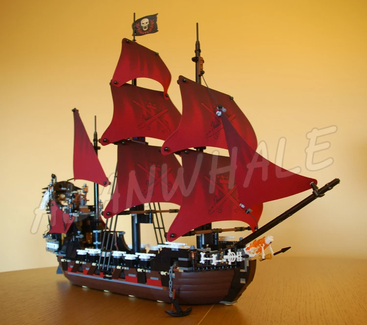 1151pcs Pirates of the Caribbean Queen Anne's Revenge Large Sails Ship Captain 16009 Building Block Toy Compatible With Model