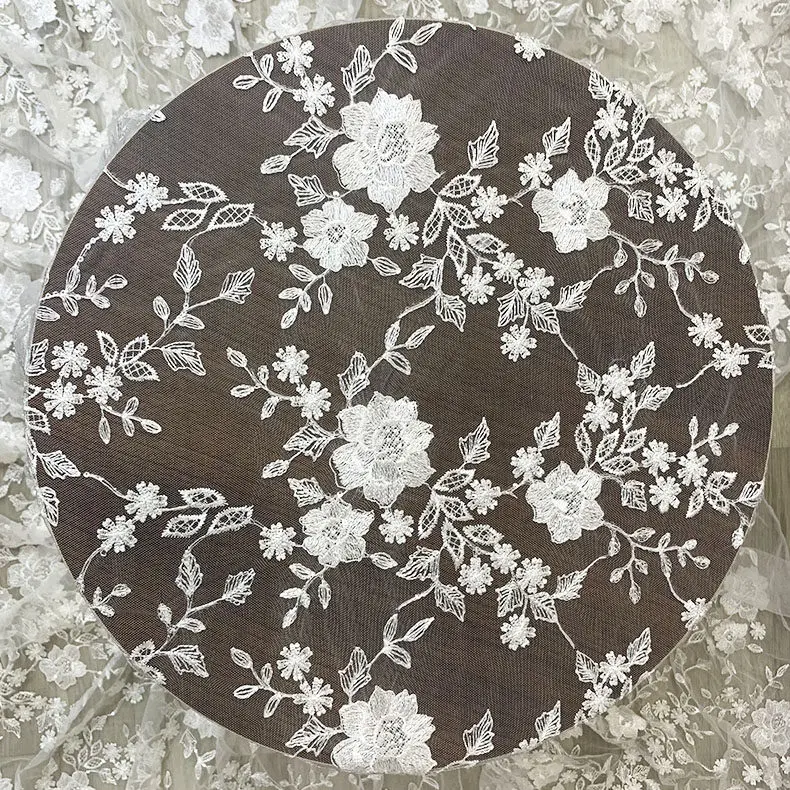 ビーズ刺繍入りホワイトローズチュール生地、プリンセスドレス、ウェディングドレス、イブニングドレス、チャイナドレス用、衣料品アクセサリー