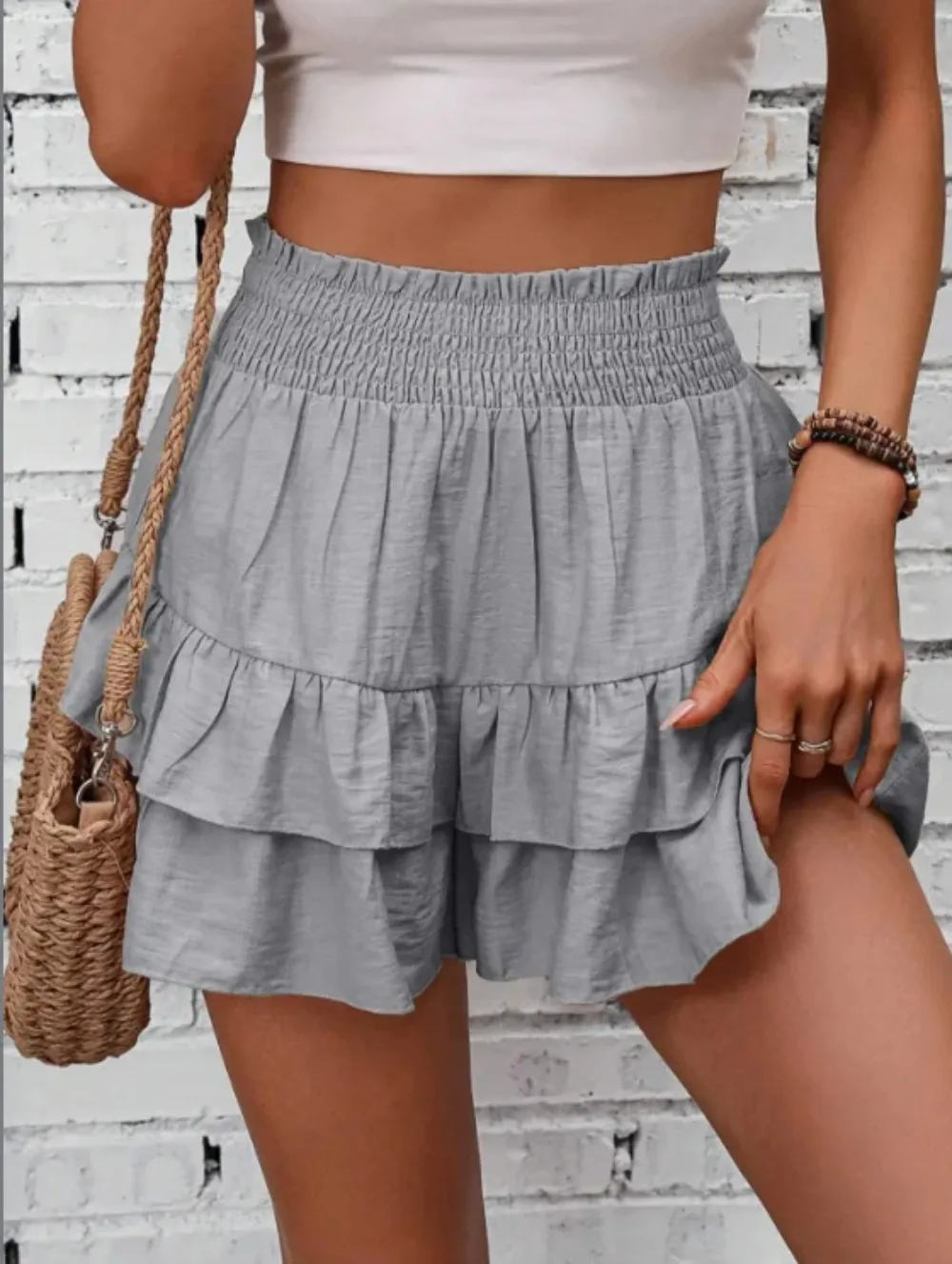 

Fashionable Women's New Pleated Waistband Shorts Loose Ruffled Hem Casual Shorts Versatile Daily Pants