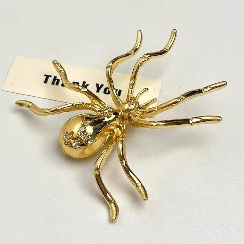 

Elegant European And American Style Metal Brooch for Women with Sparkling Large Spider Design Suitable for Business Casual Wear