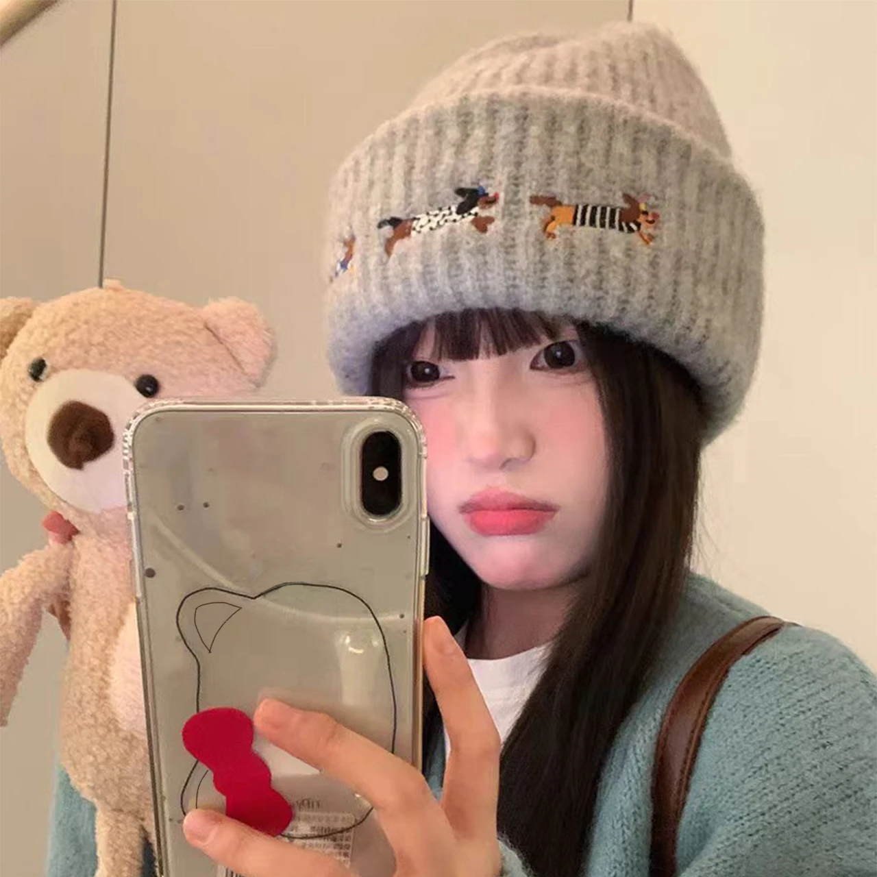 Gorro bordado con perro bonito para mujer, gorro cálido de punto grueso para invierno, gorro de ganchillo con protección para los oídos antifrío a prueba de viento para mujer