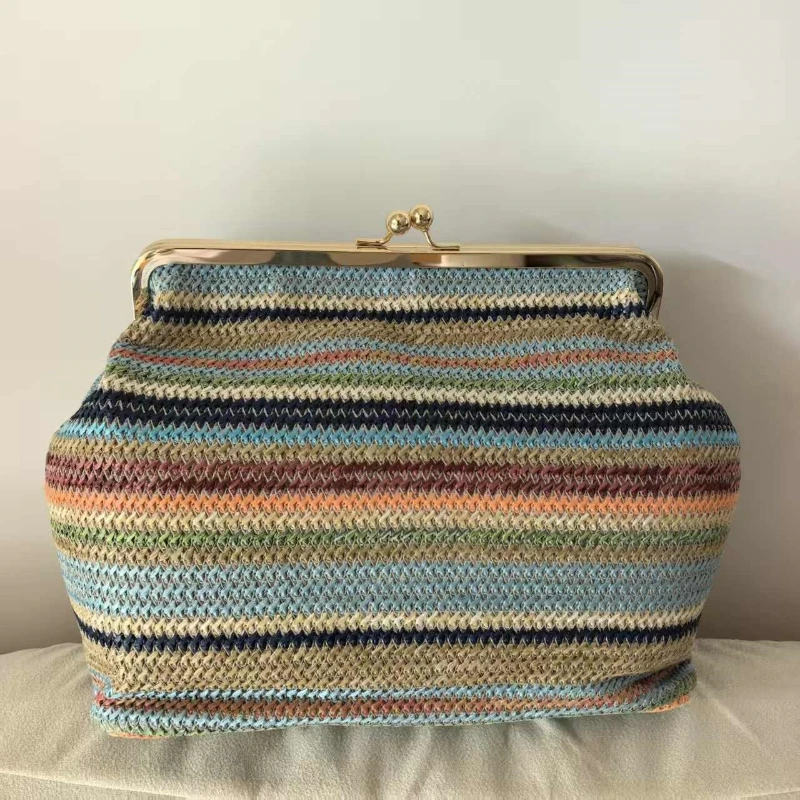 

Летняя трендовая сумка через плечо из соломки с цветными полосками и застежкой-клипсой, большая вместимость, повседневная, в богемном стиле, для пляжного отдыха на море