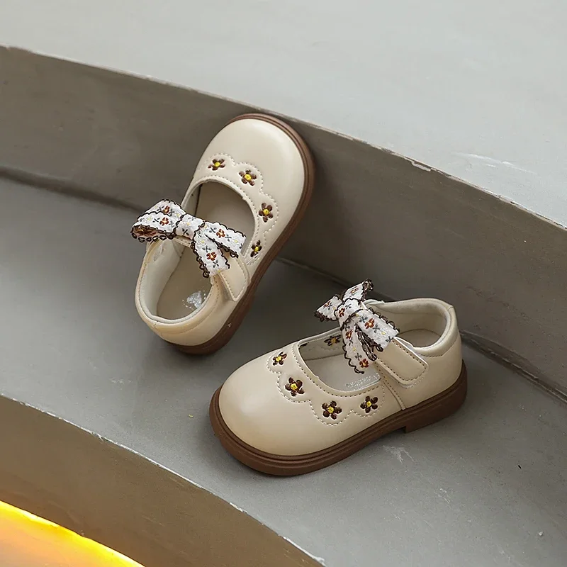 

Kids Causal Leather Shoes Fashion Spring Autumn School Girls Embroider Princess Shoes Sweet Children Performance Mary Jane Shoes