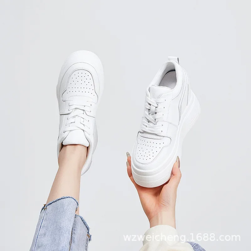 Women's New 2024 Style White Casual Sport Shoes With Thick Sole And Leather Upper Versatile Spring Autumn Season Footwear