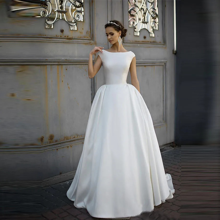 

Customized A-line High Neck Decoration Matte Satin Simple Wedding Dress Sweep Train Elegant Destination Bridal Dress vestidos